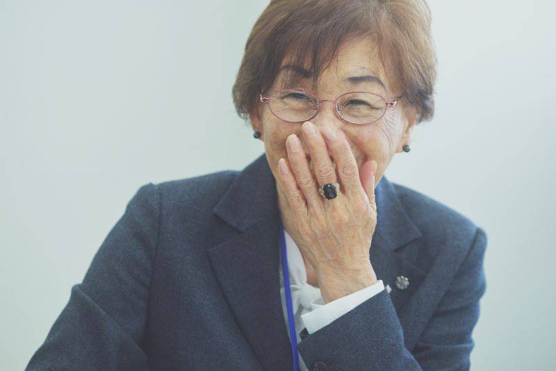 ②会長として大事にしていることは「皆が明るくなる雰囲気づくり」と笑顔で話す二ノ宮さん ②会長として大事にしていることは「皆が明るくなる雰囲気づくり」と笑顔で話す二ノ宮さん