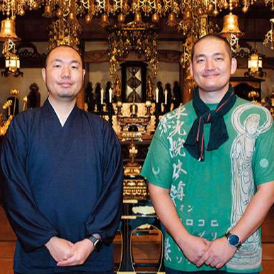 東光院住職の大澤曉空さんと副住職の古井昇空さん（福祉タイムズ2024年11月号）